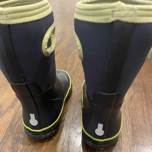 Kids Bogs size 12